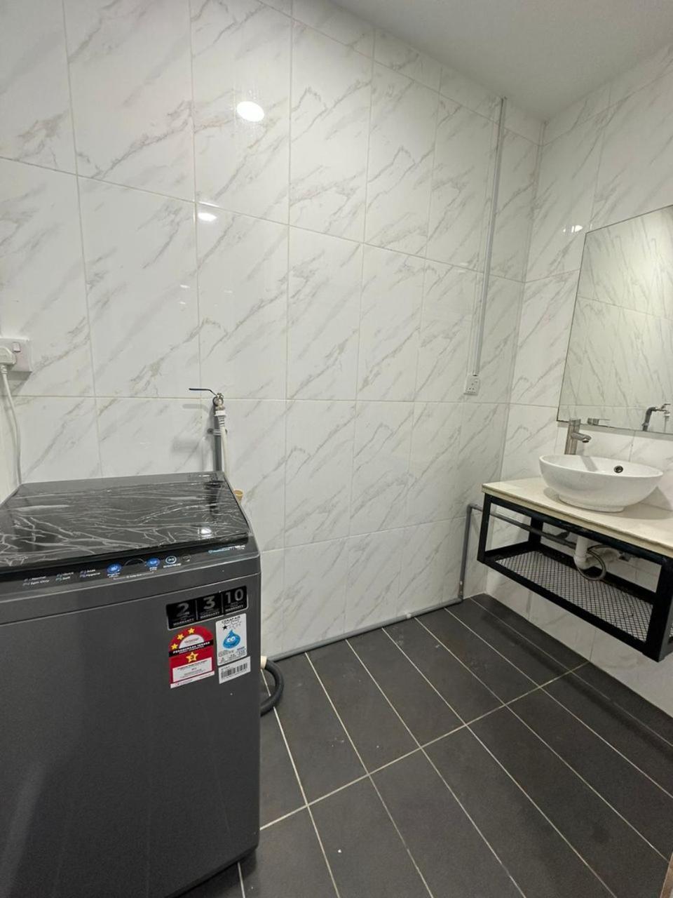 Loft Signature Executive Suite Empire City بيتالينغ جايا المظهر الخارجي الصورة